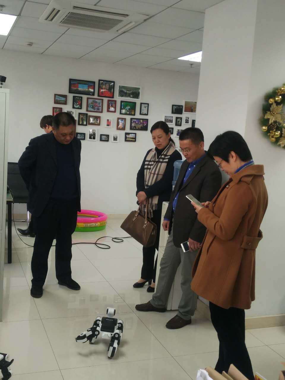 濟南市科協(xié)領(lǐng)導(dǎo)一行到優(yōu)寶特參觀調(diào)研