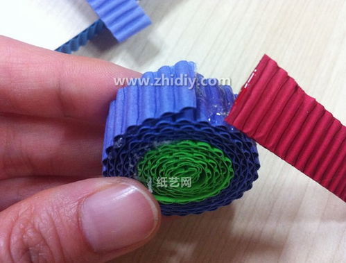 兒童手工之可愛(ài)的瓦楞紙小蝸牛制作教程